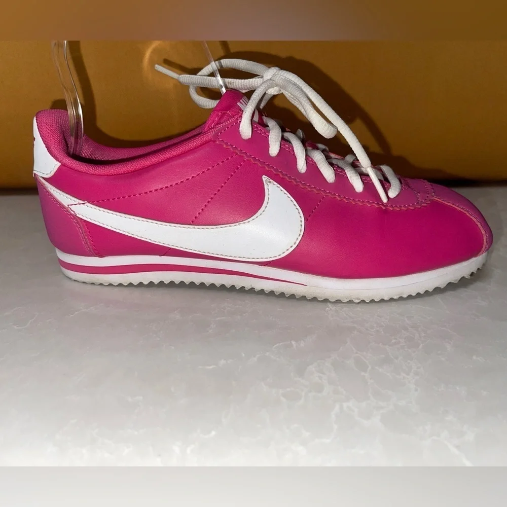 EUC Nike Classic Cortez Leather Active Fuchsia Summit White
